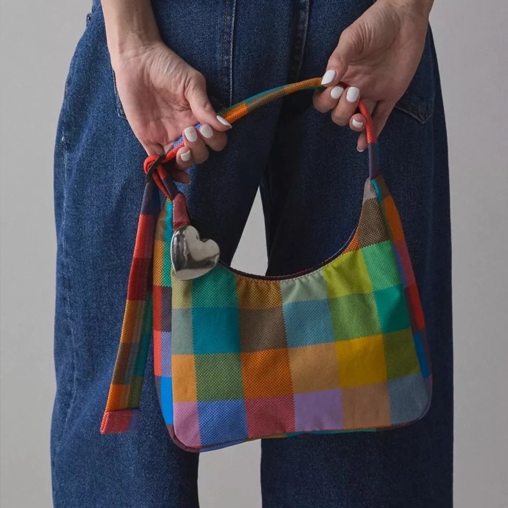 BAGGU Madras Mini Nylon Shoulder Bag (URBAN OUTFITTERS EXCLUSIVE) - Picture 5 of 5